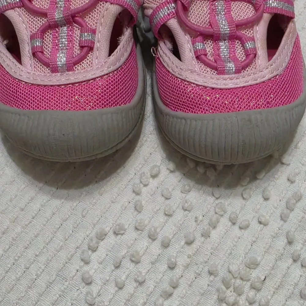 OshKosh Toddler Girls Everyplay Bump Toe Sandal Size 7 M Outdoor